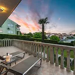 Gisela Villa Malinska